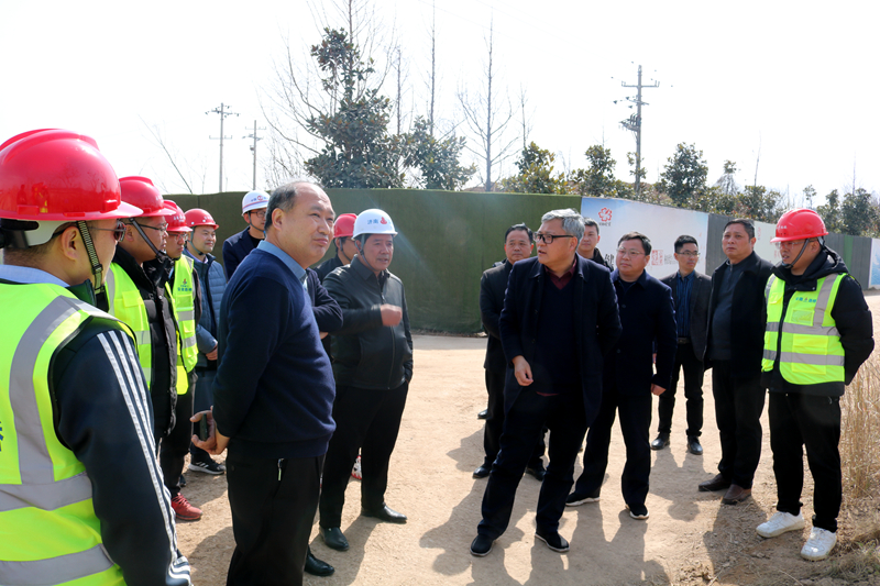 金寨縣委常委、常務(wù)副縣長汪洪濤一行到史河（金寨段）防洪提升工程-7#防汛大橋項目調(diào)研